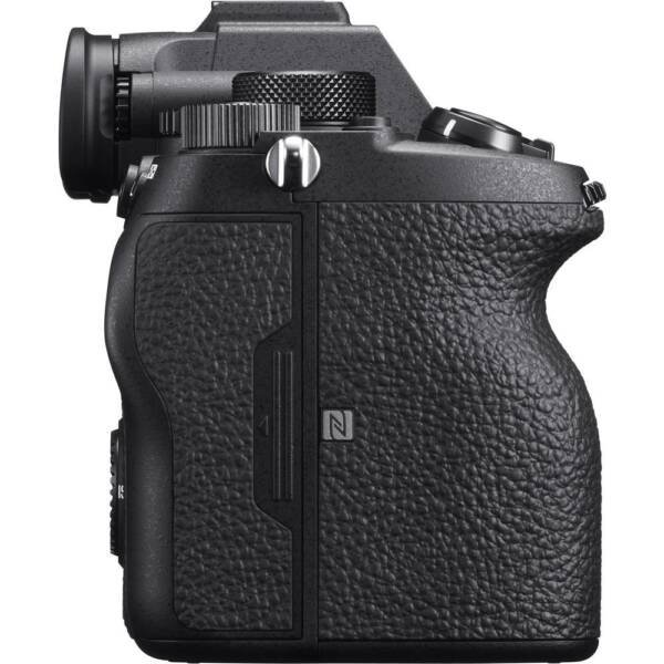 Sony Alpha a7R IV Mirrorless Digital Camera (Body Only) - Image 4
